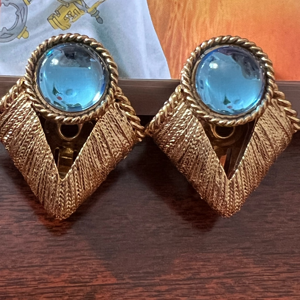 Vintage M.Jent Gold Tone And Ocean Blue Glass Clip On Earrings